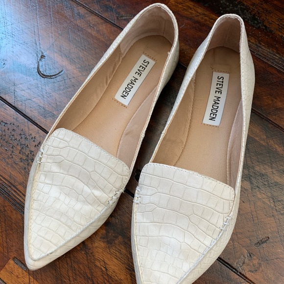 Steve Madden | taupe crocodile pointed loafers - Picture 3 of 6